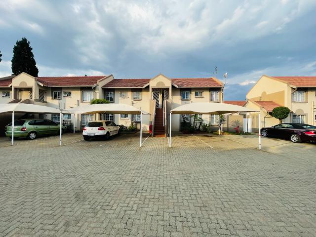 1 Bedroom Townhouse For Sale in Rewlatch