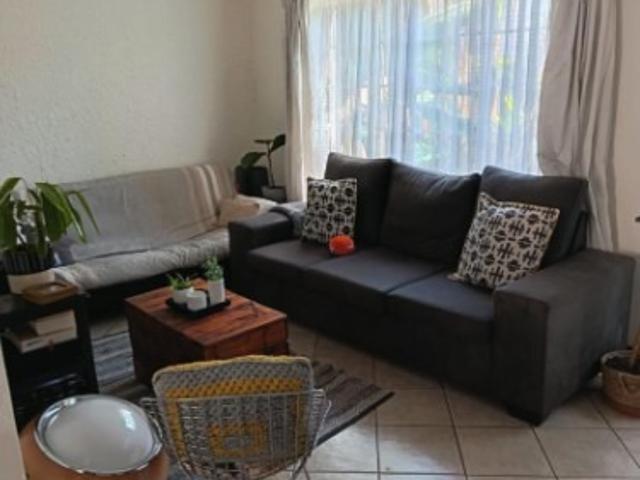1 Bedroom Townhouse For Sale in Willow Park Manor