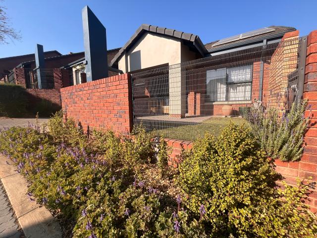 1 Bedroom Townhouse in North Riding AH