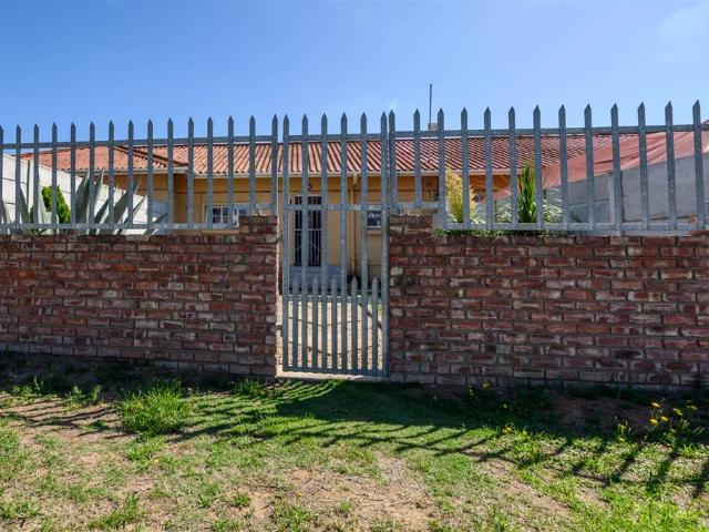 1 Bedroom Townhouse in Algoa Park