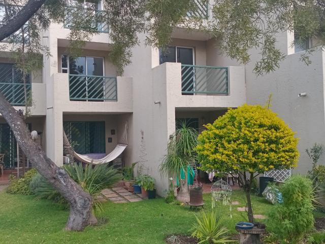 1 Bedroom Townhouse in Bryanston