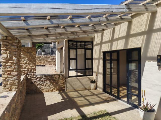 1 Bedroom Townhouse in Bryanston