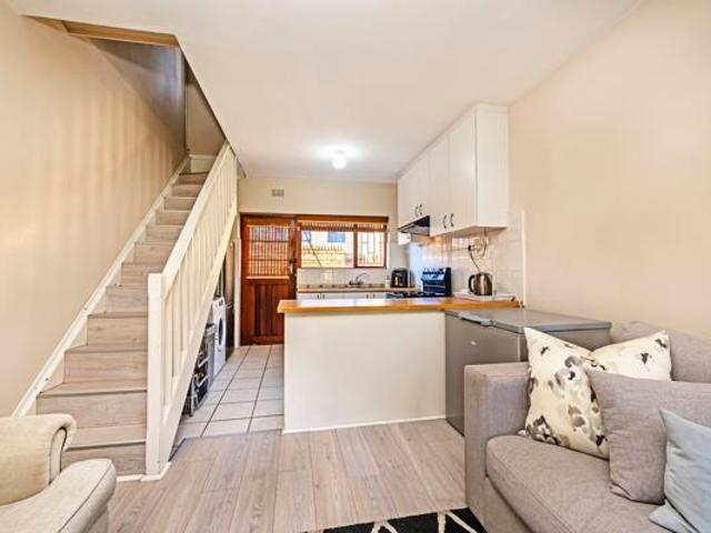 1 Bedroom Townhouse in Durbanville Central