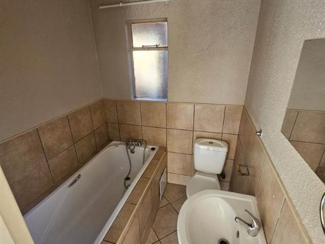 1 Bedroom Townhouse in Krugersrus