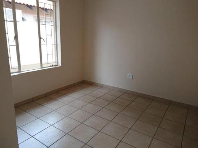 1 Bedroom Townhouse in Lephalale Ellisras