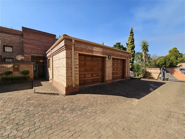1 Bedroom Townhouse in Louis Trichardt