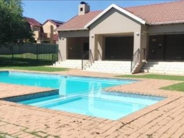 1 Bedroom Townhouse in Willowbrook