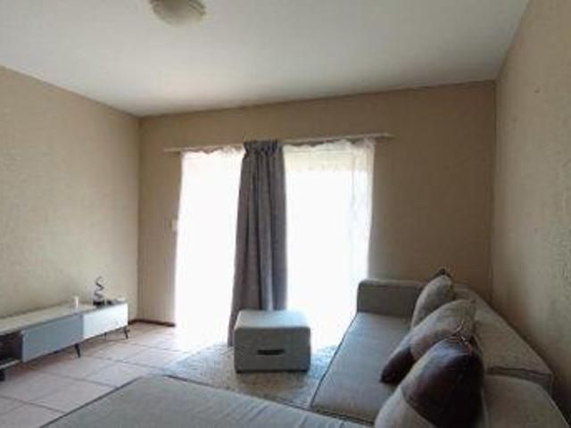 1 Bedroom Townhouse in Willowbrook