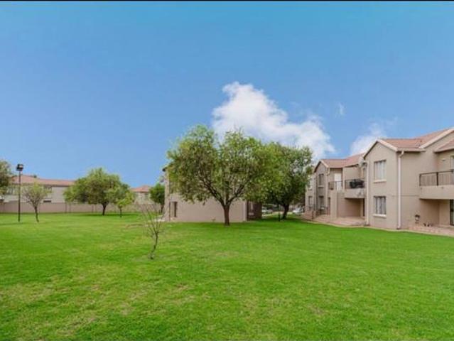 1 Bedroom Townhouse in Willowbrook