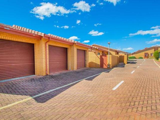 1 Bedroom Townhouse in Wilro Park