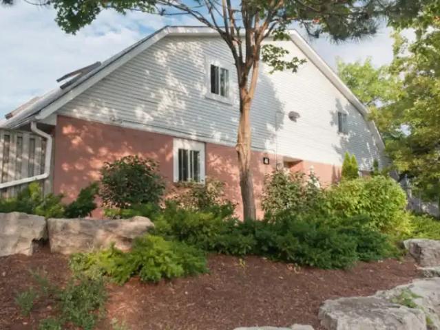 1 Bedroom Townhouse Kitchener ON LS100226693