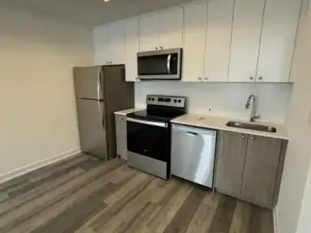 1 Bedroom Townhouse Kitchener ON LS100901077