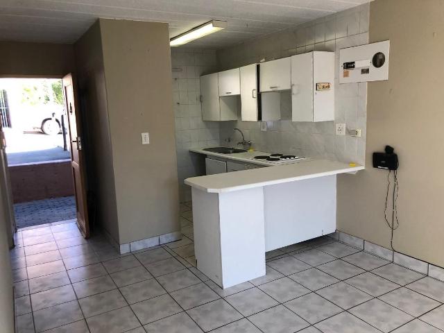 1 Bedroom townhouse sectional for sale in Radiokop, Roodepoort