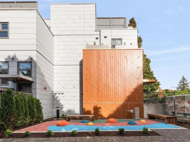 1 Bedroom Townhouse Vancouver BC 97744798
