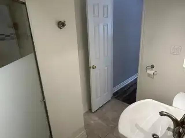 1 Bedroom Townhouse Vaughan ON LS102883712