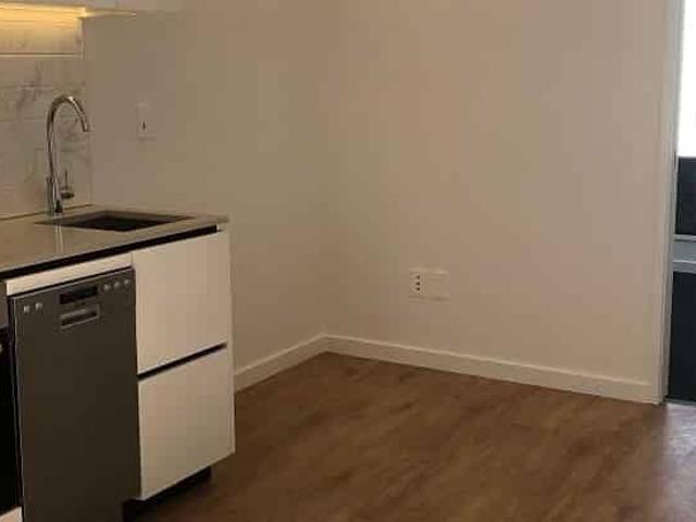 1 bedroom unit in the heart of the City