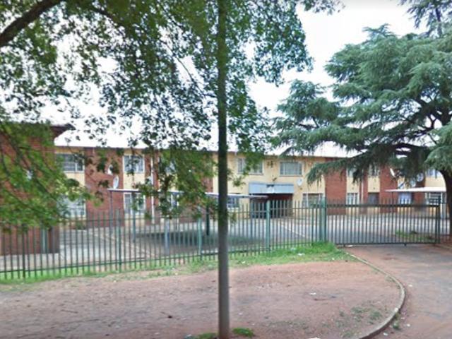 1 bedroom unit in vanderbijl park for sale
