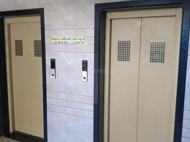 1 BHK Apartment in Amroli for resale Surat. The reference number is 20216028