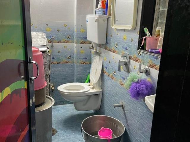 1 BHK Apartment in Andheri West for resale Mumbai. The reference number is 10102992