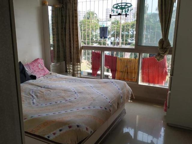 1 BHK Apartment in Borivali West for resale Mumbai. The reference number is 8800421