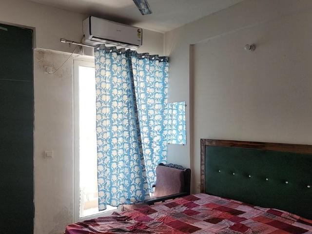 1 BHK Apartment in Bamheta Village for rent Ghaziabad. The reference number is 19848764