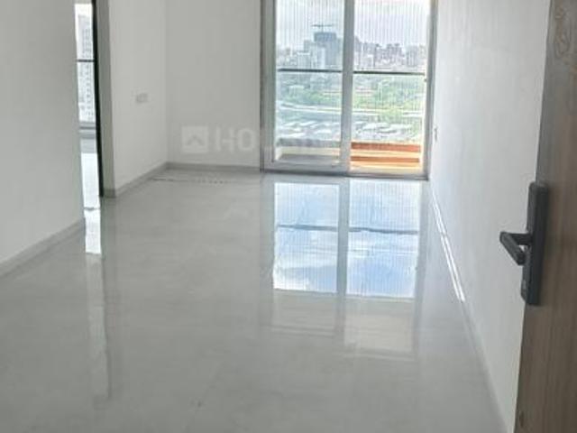 1 BHK Apartment in Bandra East for rent Mumbai. The reference number is 18741607