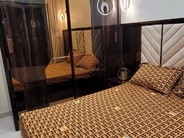 1 BHK Apartment in Bandra East for resale Mumbai. The reference number is 10950236