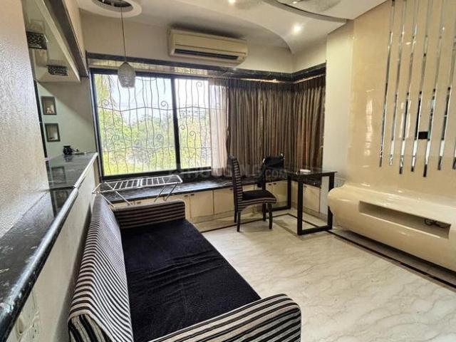 1 BHK Apartment in Bandra West for rent Mumbai. The reference number is 19946397