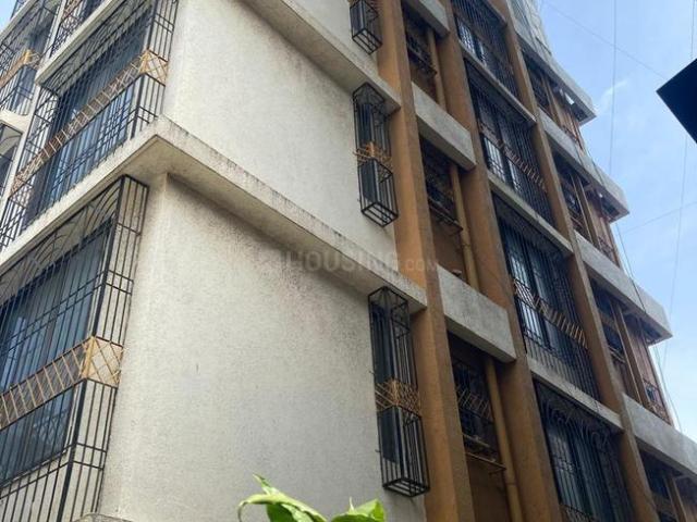 1 BHK Apartment in Bandra West for resale Mumbai. The reference number is 20428559