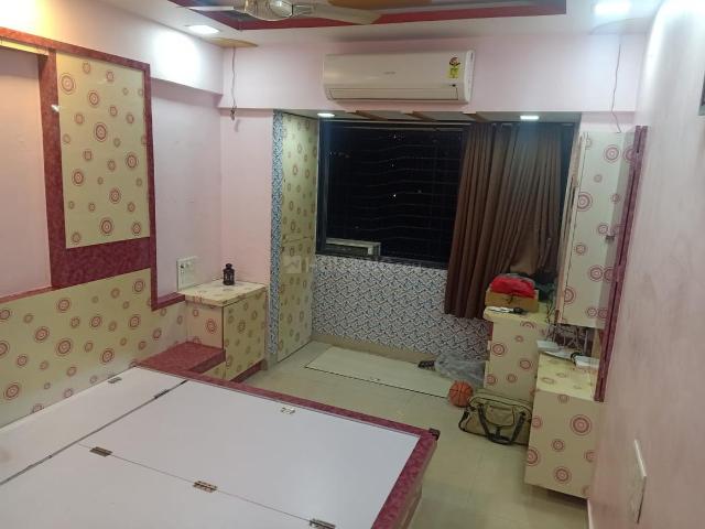 1 BHK Apartment in Ghatkopar West for rent Mumbai. The reference number is 18305360