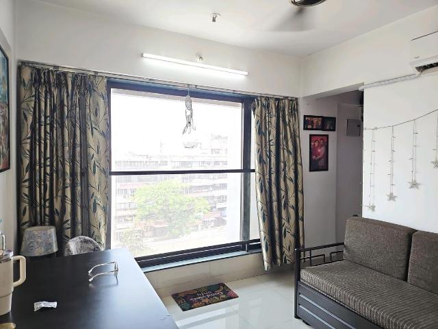 1 BHK Apartment in Dadar East for resale Mumbai. The reference number is 19648489