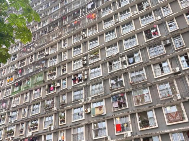 1 BHK Apartment in Dahisar East for resale Mumbai. The reference number is 19850127