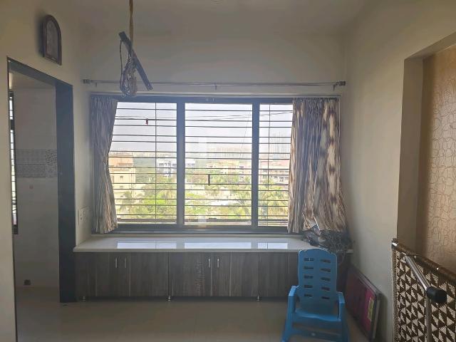 1 BHK Apartment in Dahisar East for resale Mumbai. The reference number is 12130487