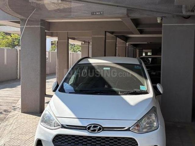 1 BHK Apartment in Dhanori for resale Pune. The reference number is 20137133