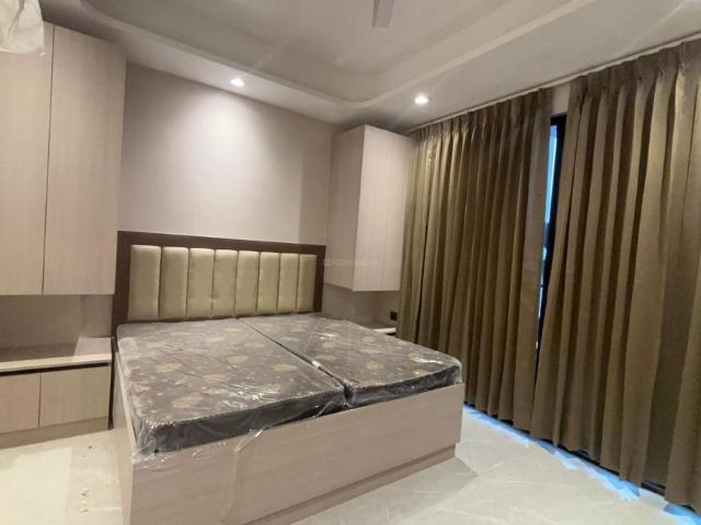 1 BHK Apartment in DLF Phase 1 for rent Gurgaon. The reference number is 20591664