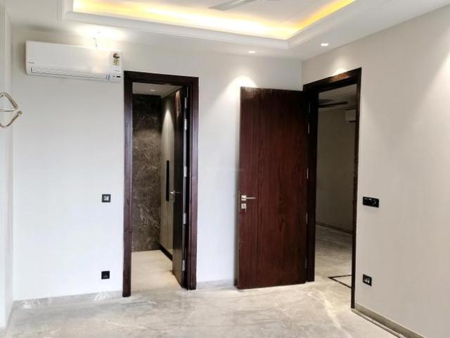 1 BHK Apartment in DLF Phase 3 for rent Gurgaon. The reference number is 19442582