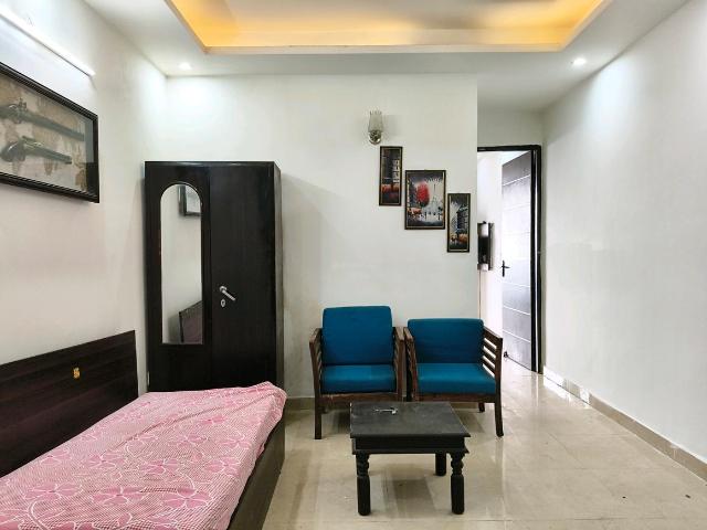 1 BHK Apartment in DLF Phase 3 for rent Gurgaon. The reference number is 20446702