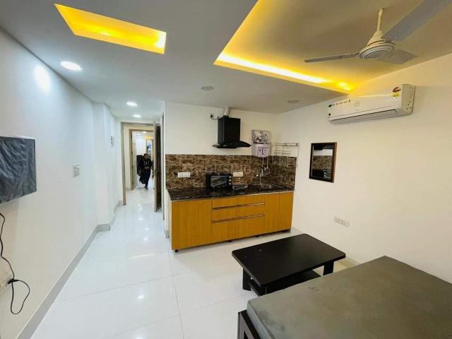 1 BHK Apartment in DLF Phase 3 for rent Gurgaon. The reference number is 20894677
