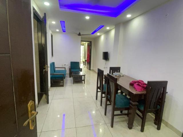 1 BHK Apartment in DLF Phase 3 for rent Gurgaon. The reference number is 20935094