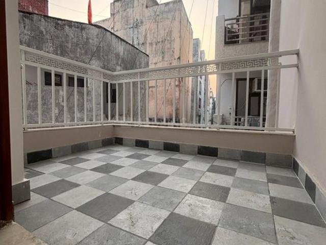 1 BHK Apartment in Freedom Fighters Enclave for rent New Delhi. The reference number is 20374808