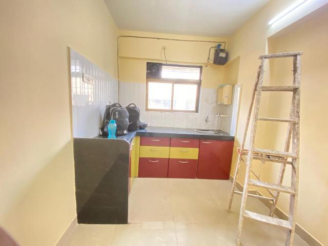 1 BHK Apartment in Koliwada for rent Thane. The reference number is 20279920