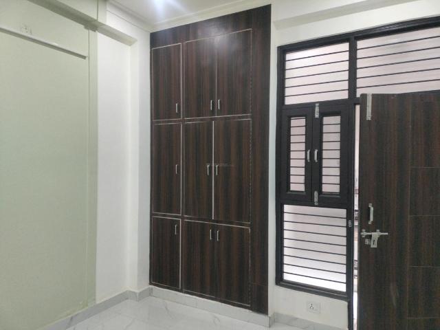 1 BHK Apartment in Kambakshpur for resale Noida. The reference number is 20169070