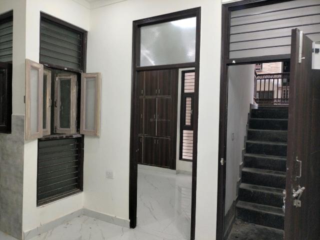 1 BHK Apartment in Kambakshpur for resale Noida. The reference number is 20169279