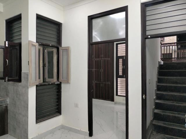 1 BHK Apartment in Kambakshpur for resale Noida. The reference number is 20169518