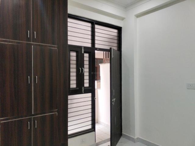 1 BHK Apartment in Kambakshpur for resale Noida. The reference number is 20169610