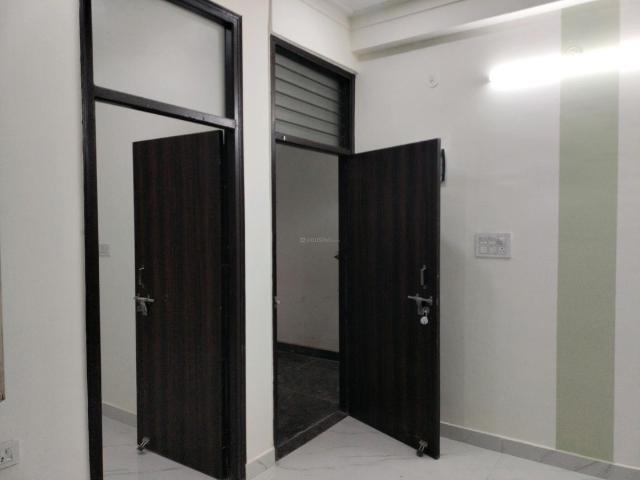 1 BHK Apartment in Kambakshpur for resale Noida. The reference number is 20169704