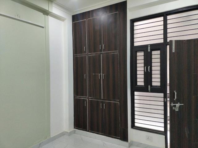1 BHK Apartment in Kambakshpur for resale Noida. The reference number is 20169732