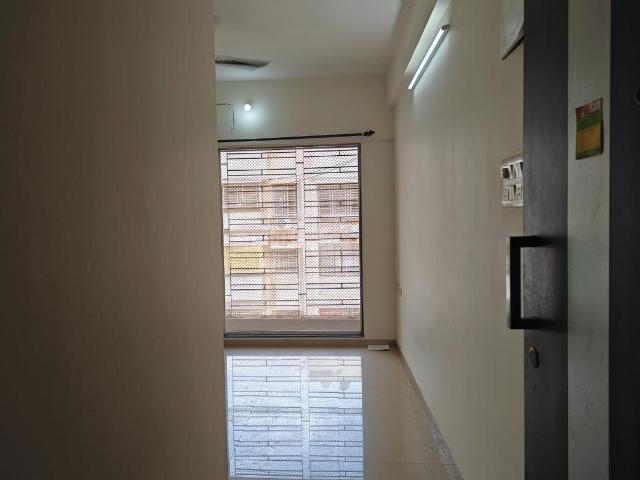 1 BHK Apartment in Kandivali East for rent Mumbai. The reference number is 19875413