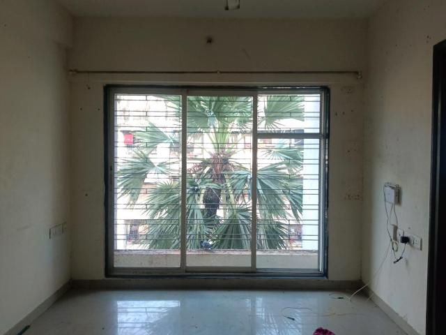 1 BHK Apartment in Kandivali East for resale Mumbai. The reference number is 11667230
