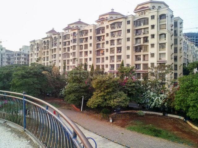 1 BHK Apartment in Kandivali East for resale Mumbai. The reference number is 12861321
